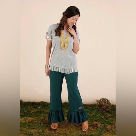 Matilda Jane Dark Green Big Ruffle Pants With Button Detail Sz.M - Picture 1 of 14